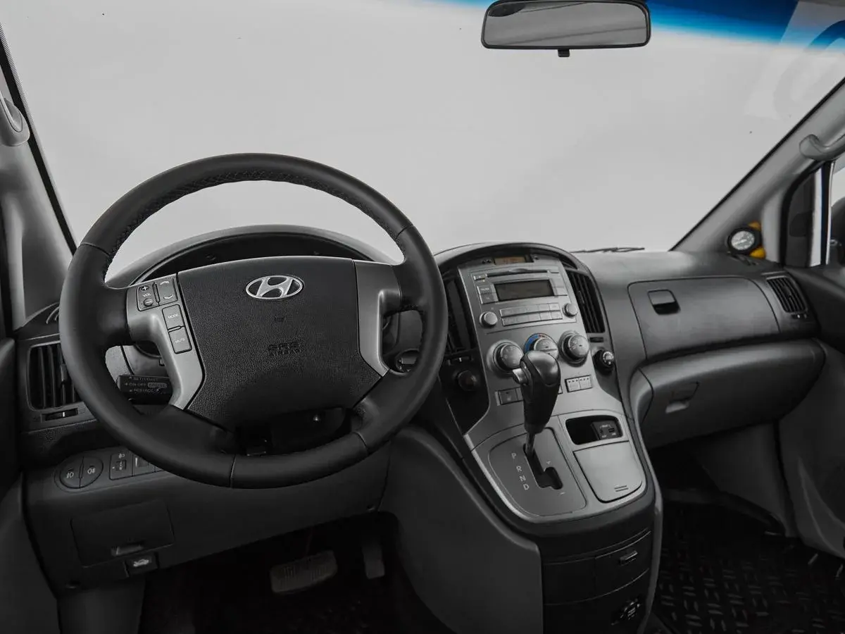 Hyundai H-1