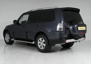 Mitsubishi Pajero Вид 4