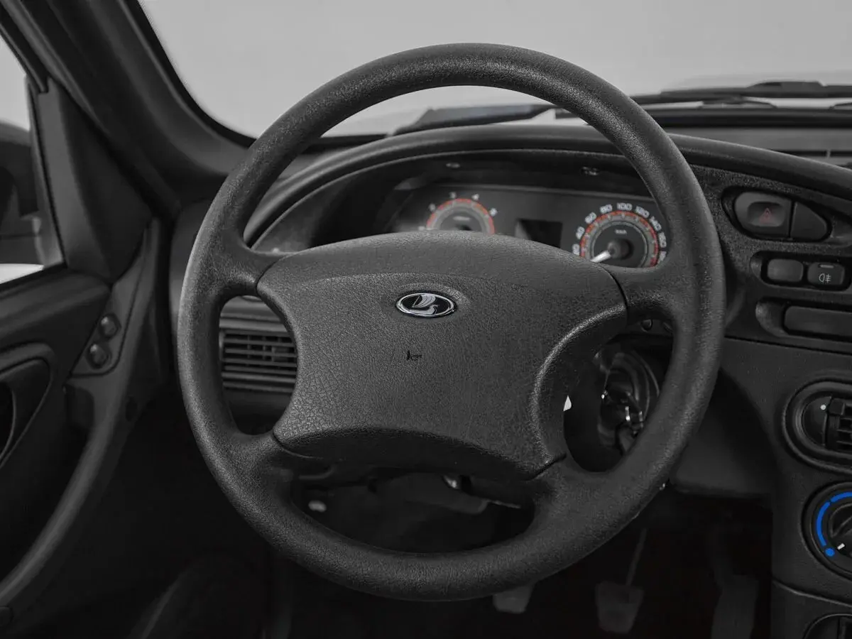 Lada Niva Travel