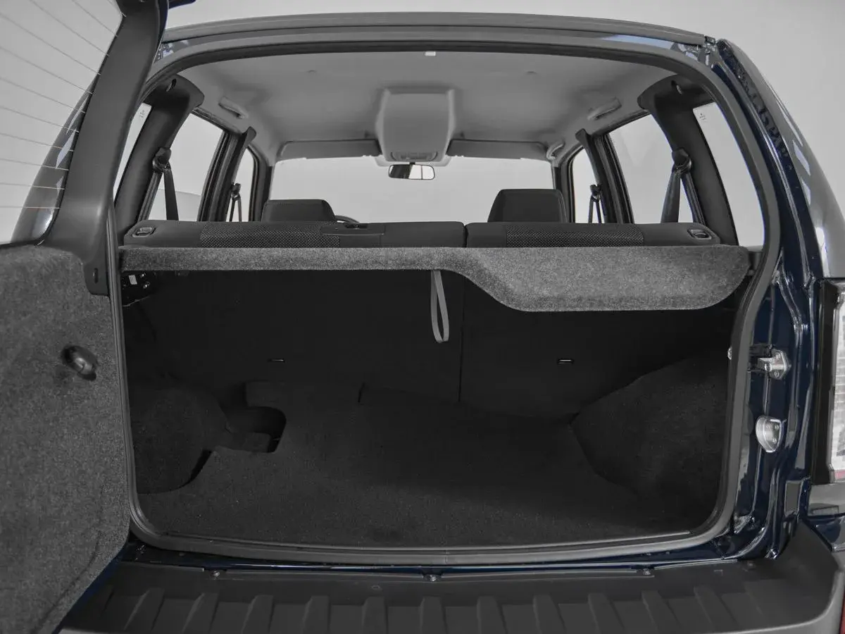 Lada Niva Travel
