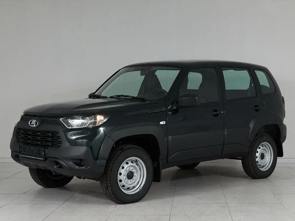 Lada Niva Travel