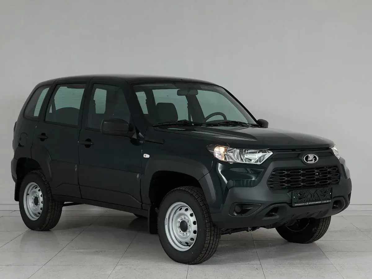 Lada Niva Travel