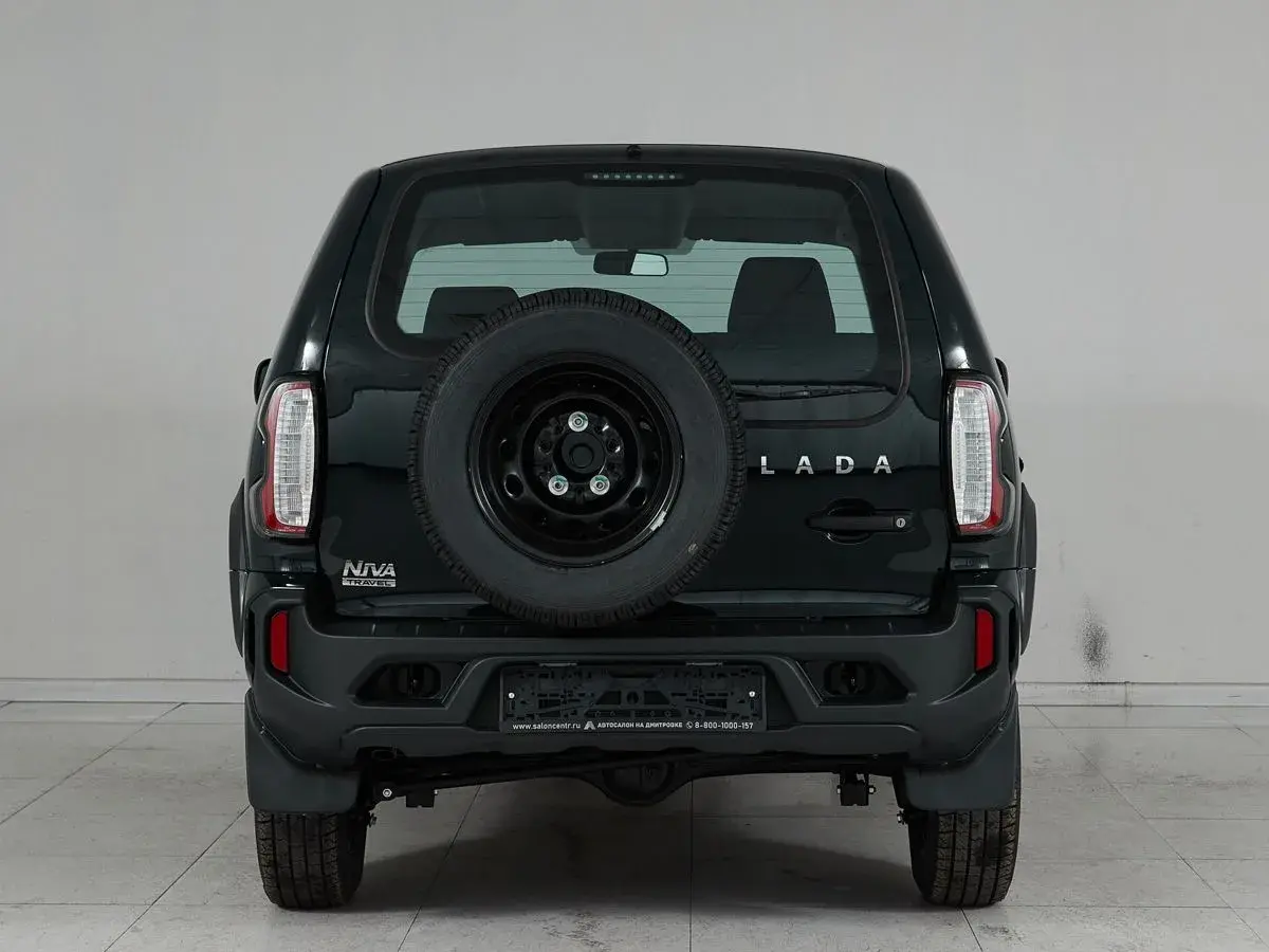 Lada Niva Travel
