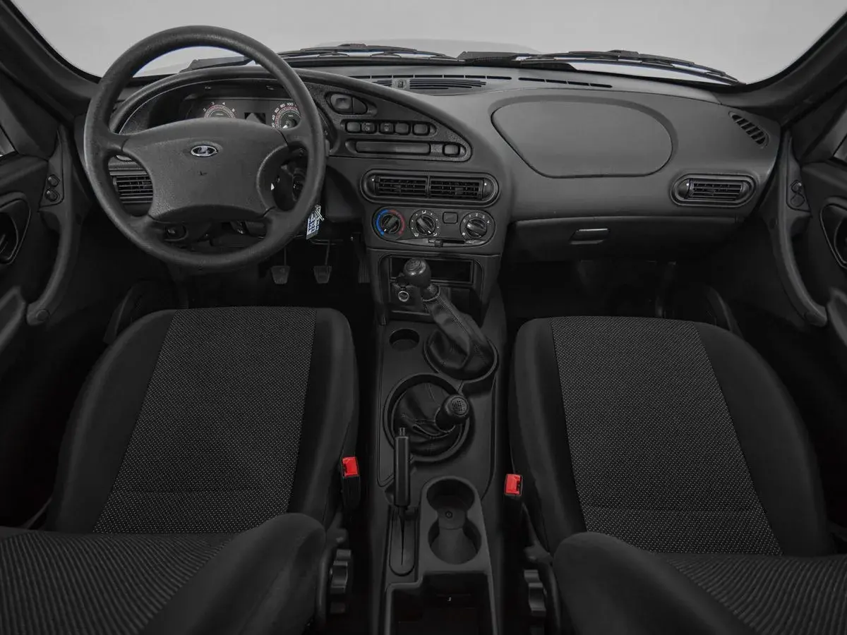 Lada Niva Travel