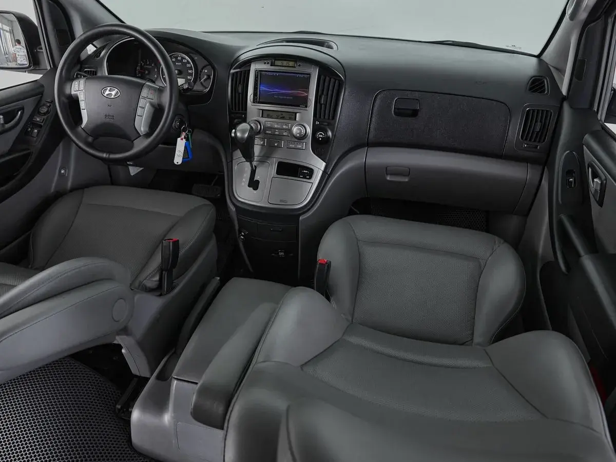 Hyundai Grand Starex