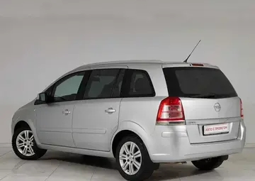 Opel Zafira Вид 4