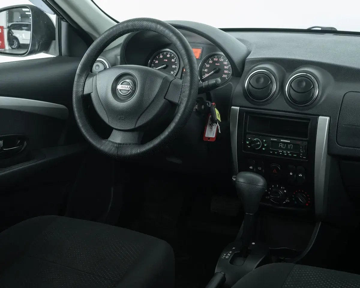 Nissan Almera