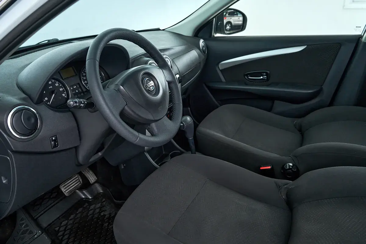 Nissan Almera
