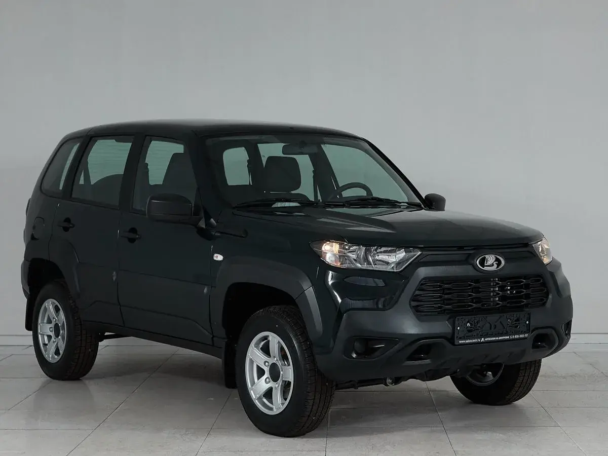 Lada Niva Travel
