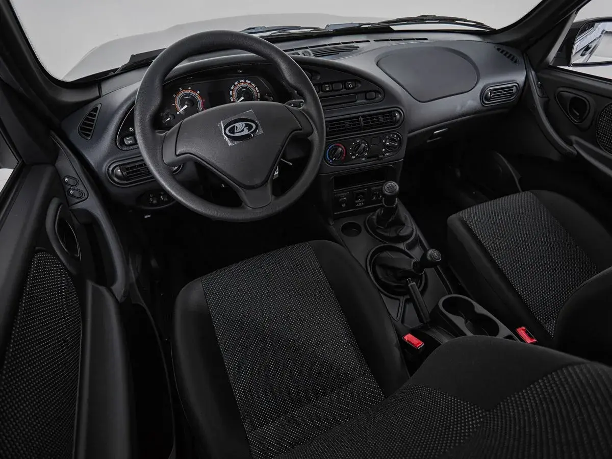 Lada Niva Travel