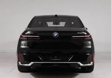 BMW 7 серии Вид 5