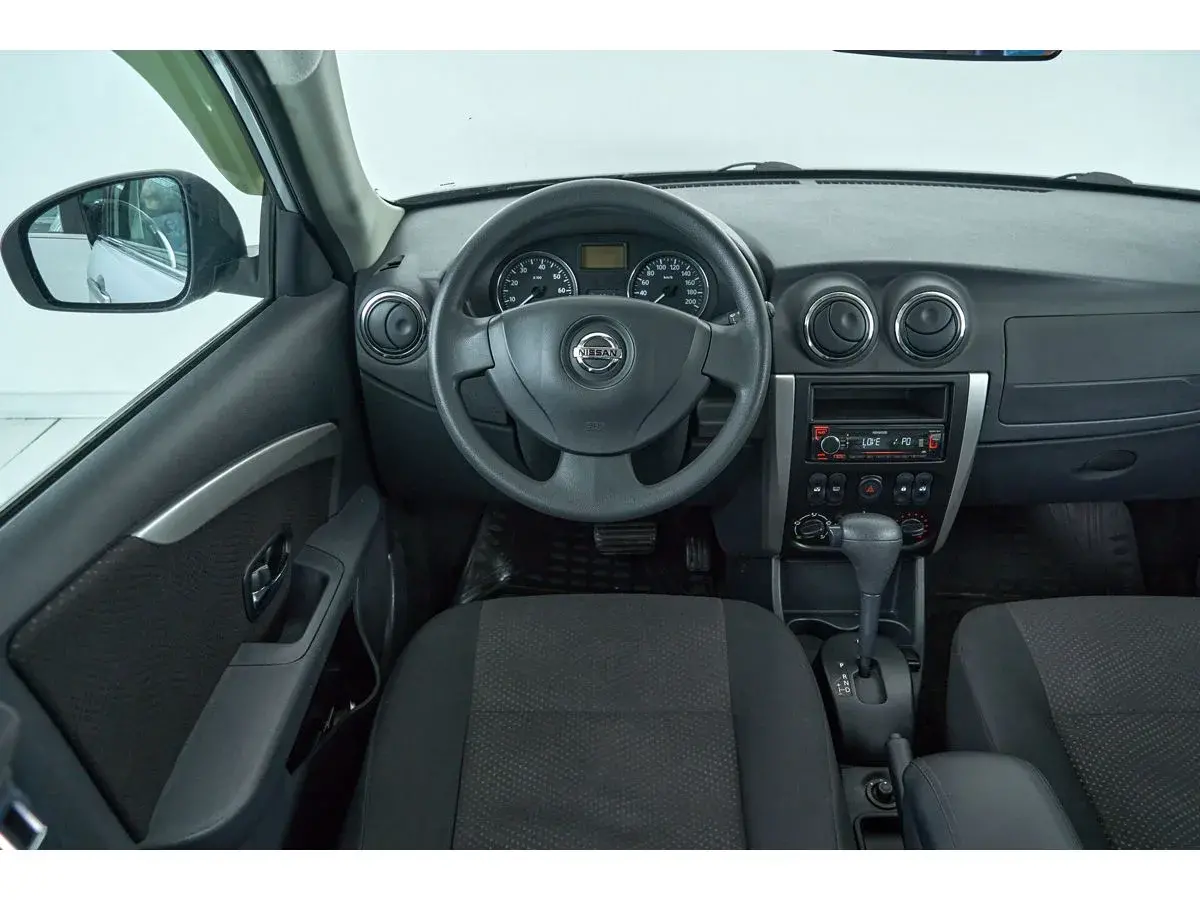 Nissan Almera