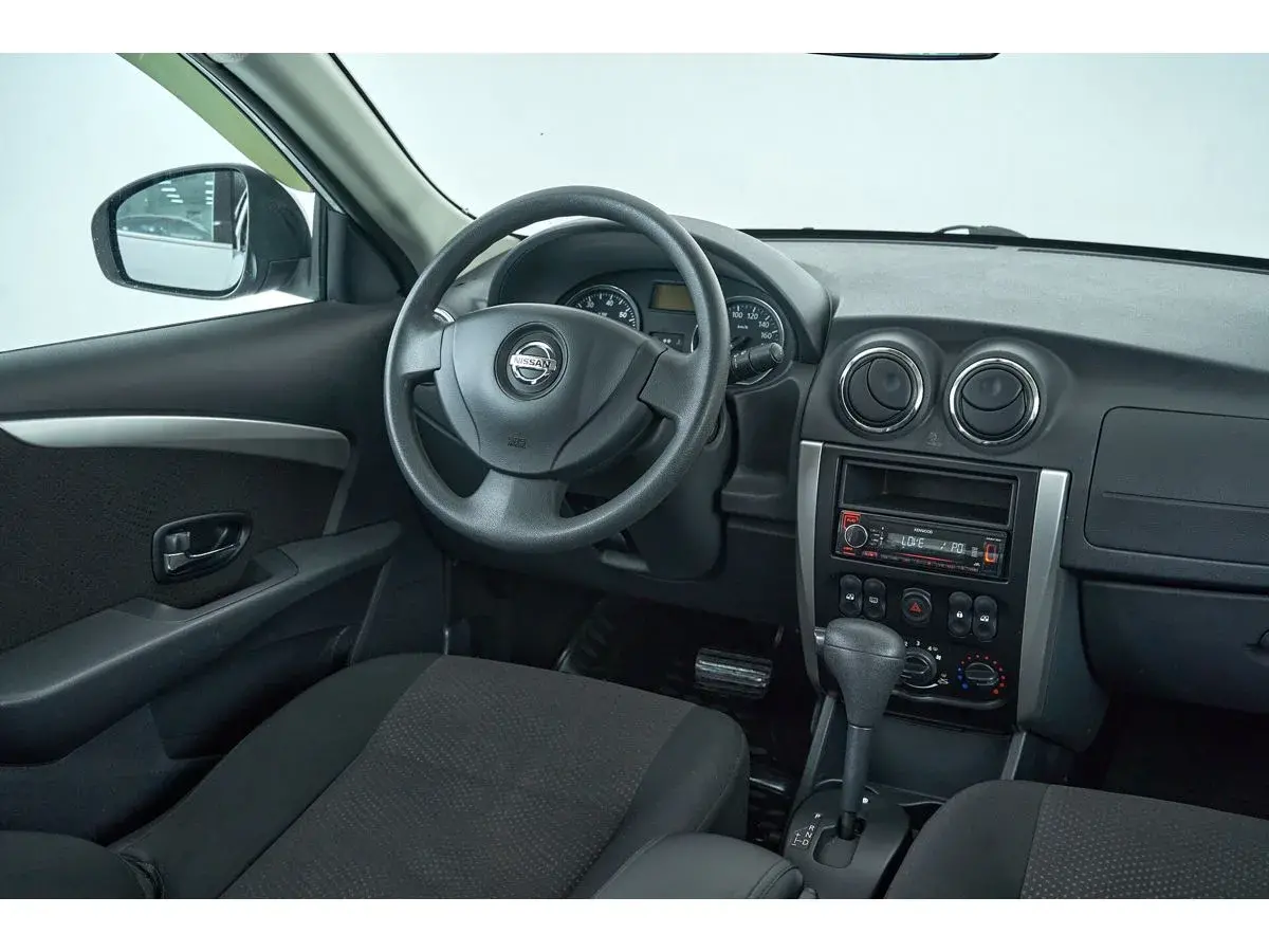 Nissan Almera