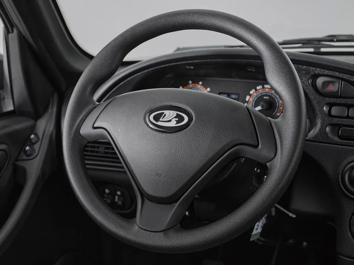Lada Niva Travel