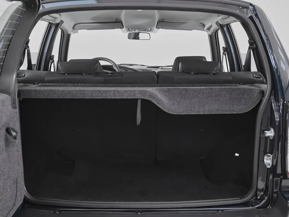 Lada Niva Travel