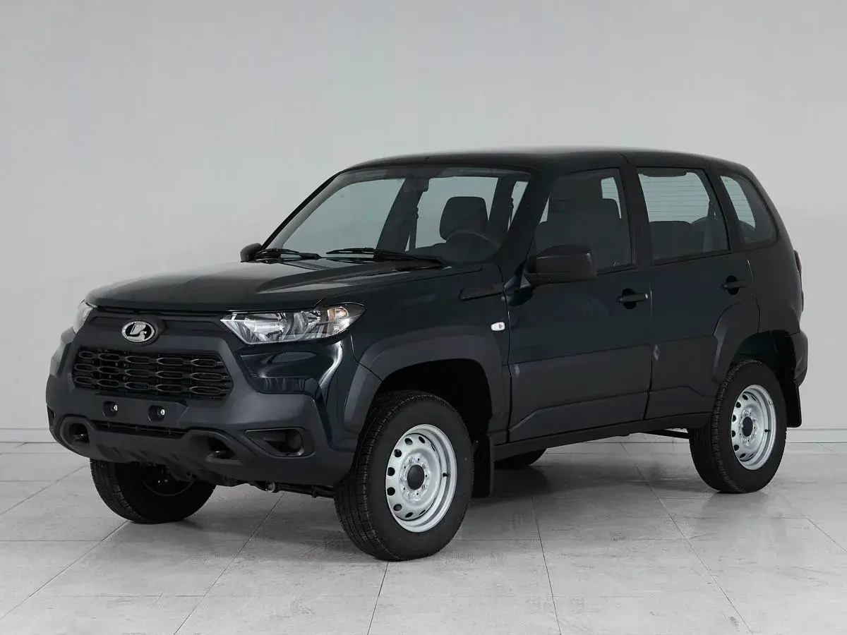 Lada Niva Travel