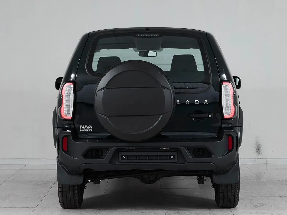 Lada Niva Travel