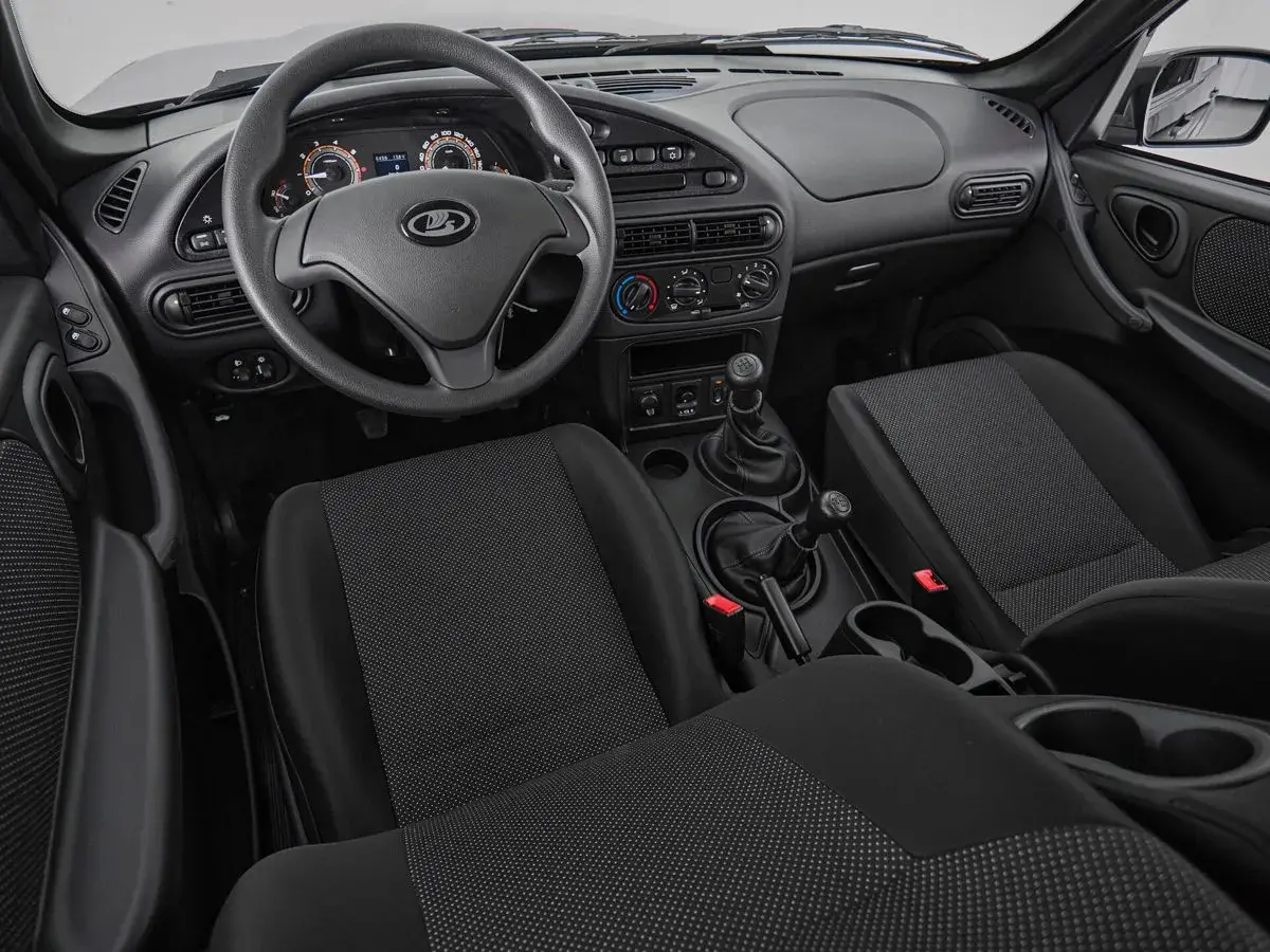 Lada Niva Travel
