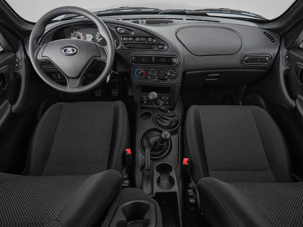 Lada Niva Travel