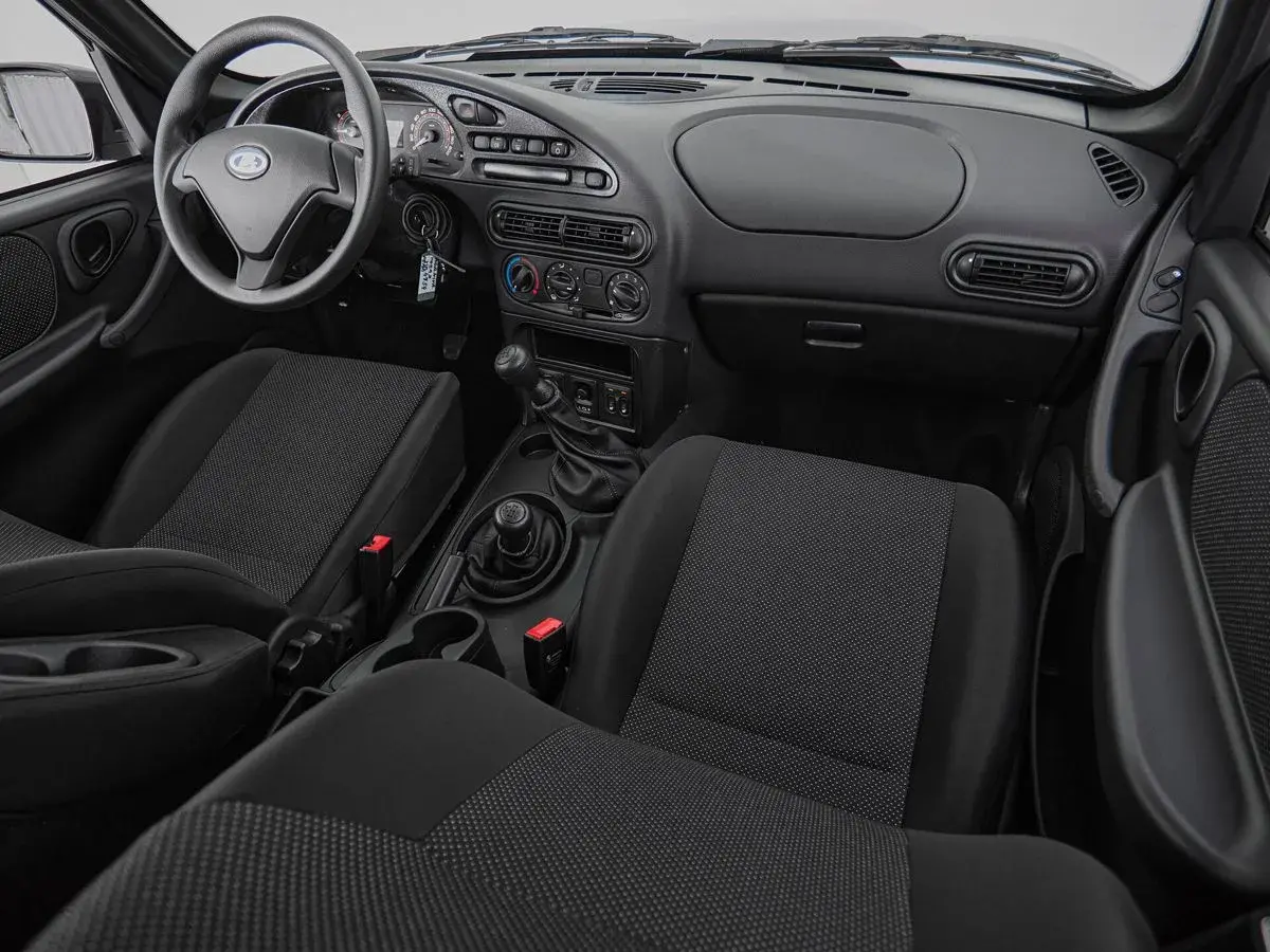Lada Niva Travel