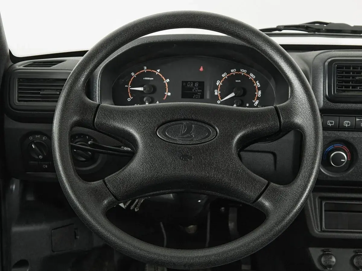Lada Niva Travel