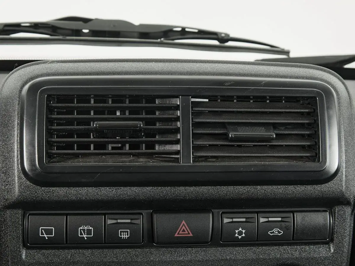 Lada Niva Travel