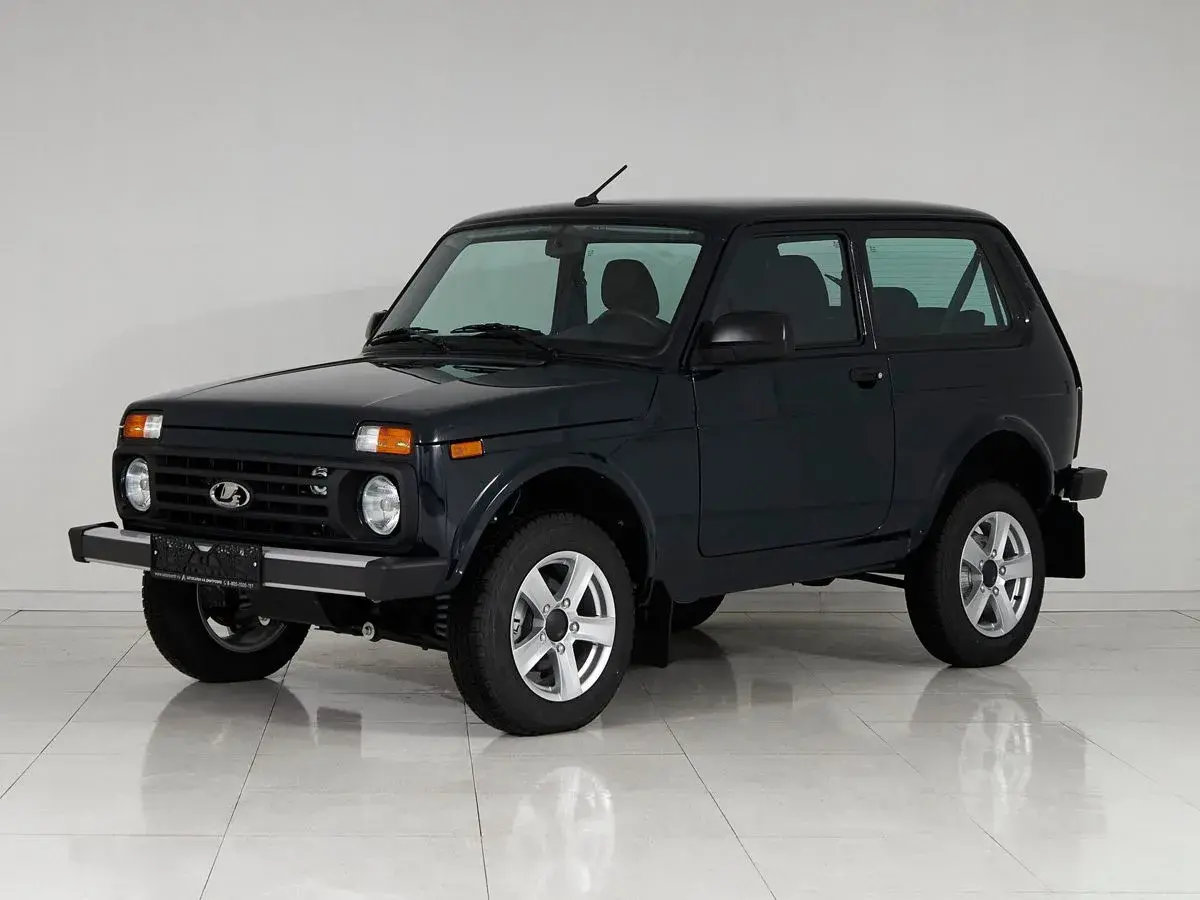 Lada Niva Travel