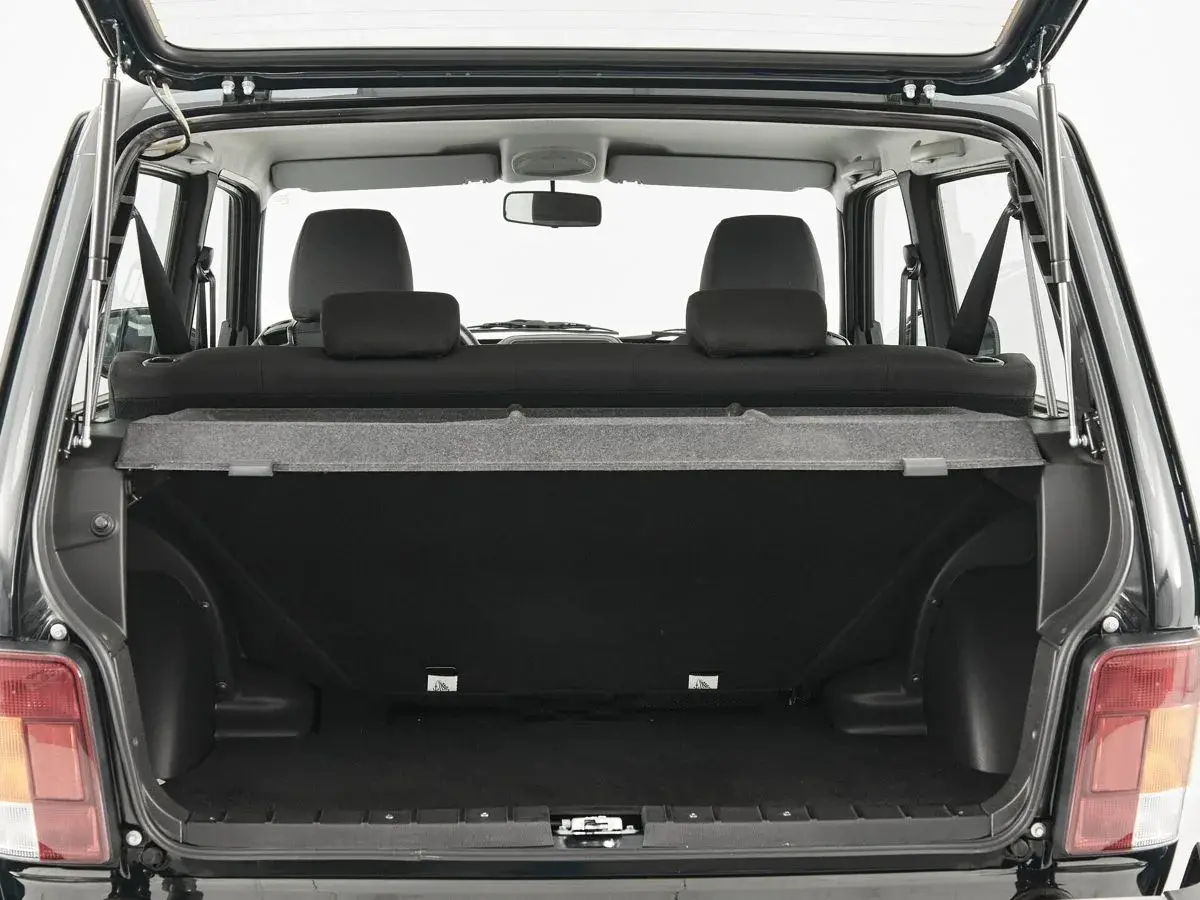 Lada Niva Travel