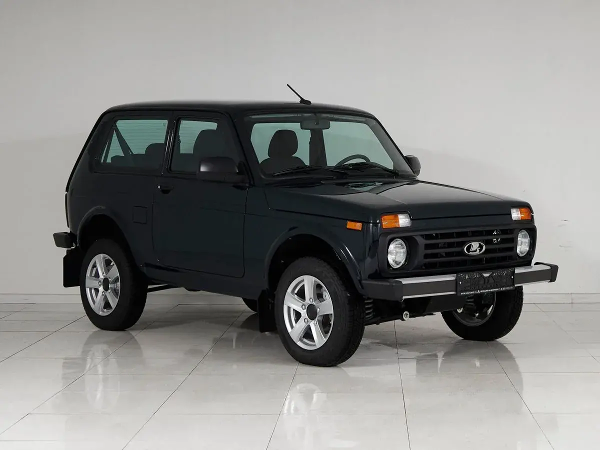 Lada Niva Travel