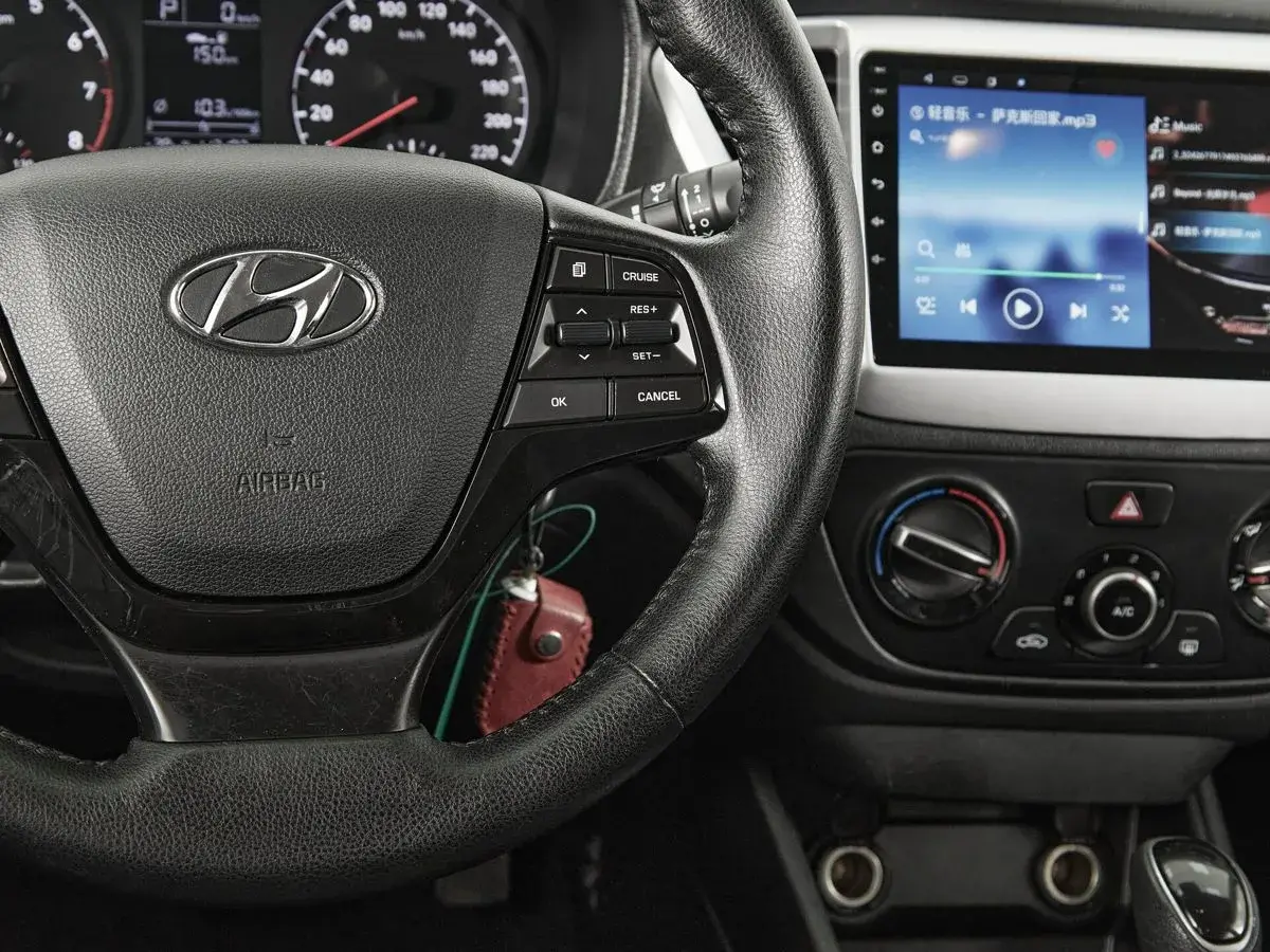 Hyundai Solaris