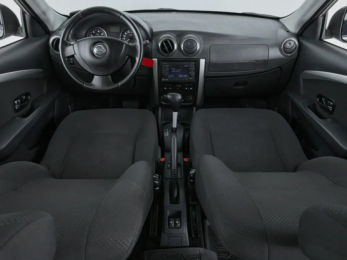 Nissan Almera