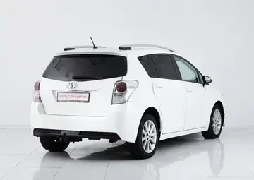 Toyota Verso Вид 4