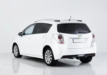 Toyota Verso Вид 5