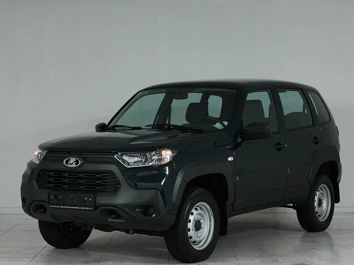 Lada Niva Travel