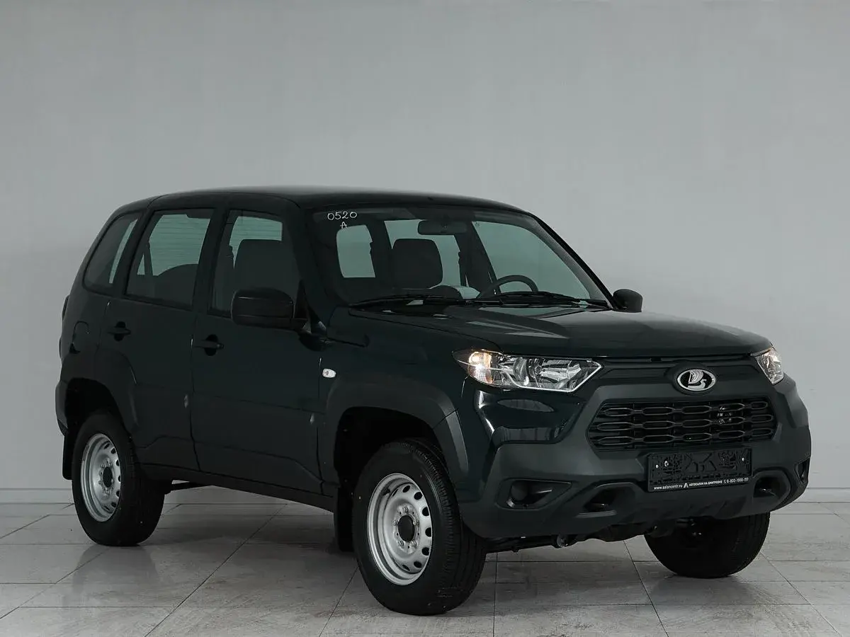 Lada Niva Travel