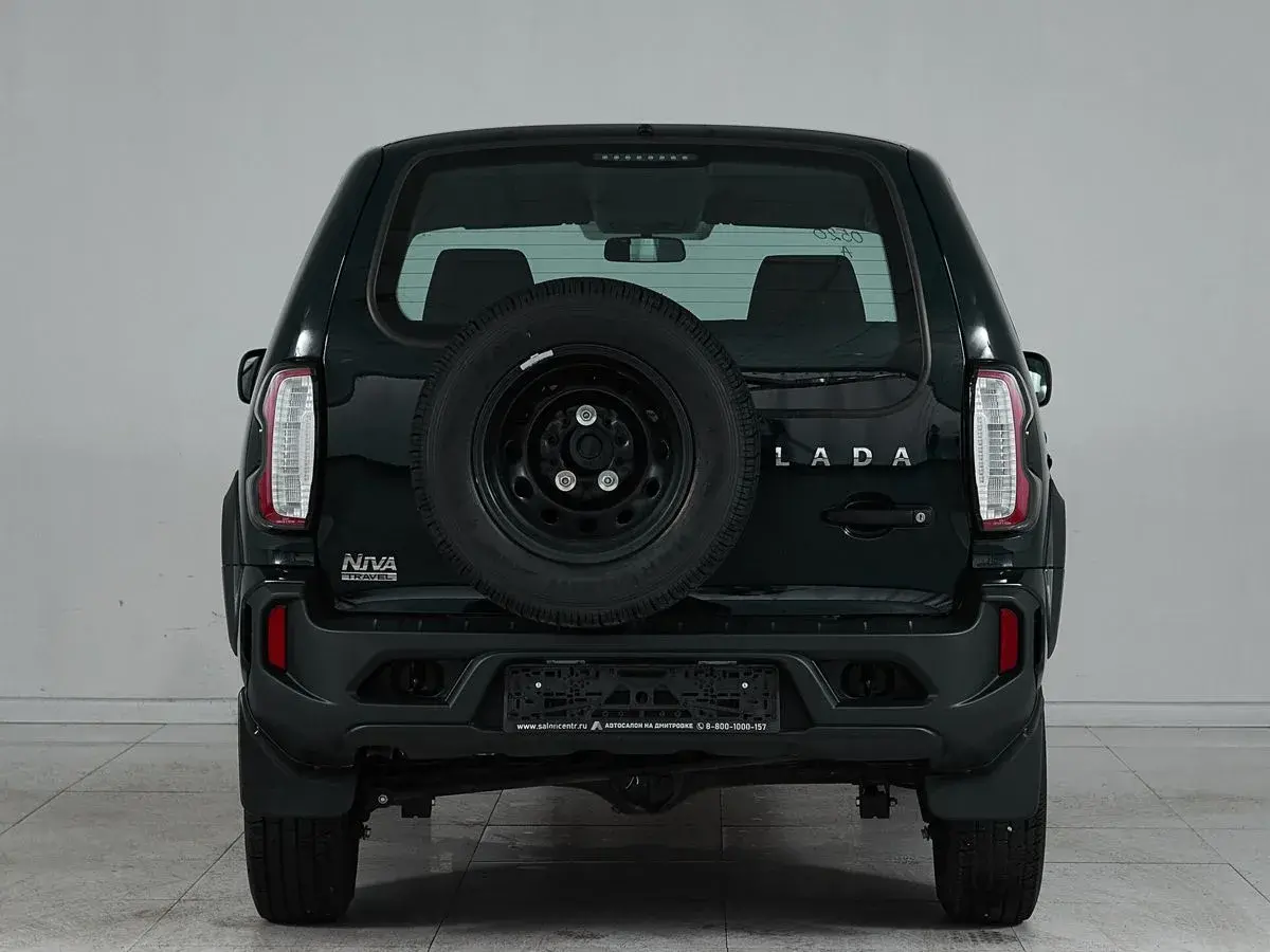 Lada Niva Travel