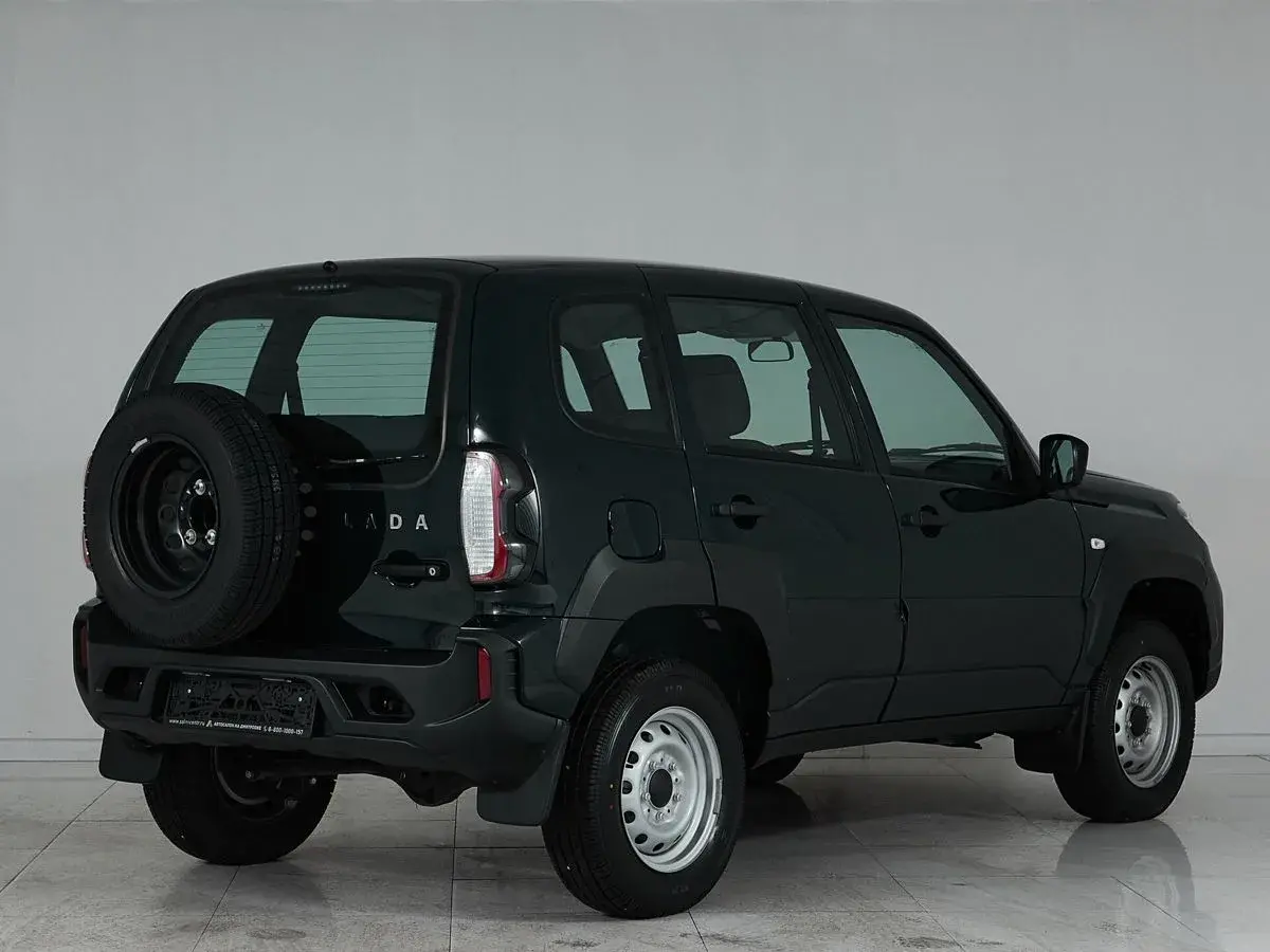 Lada Niva Travel