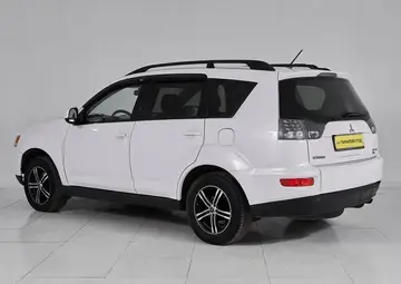 Mitsubishi Outlander Вид 4