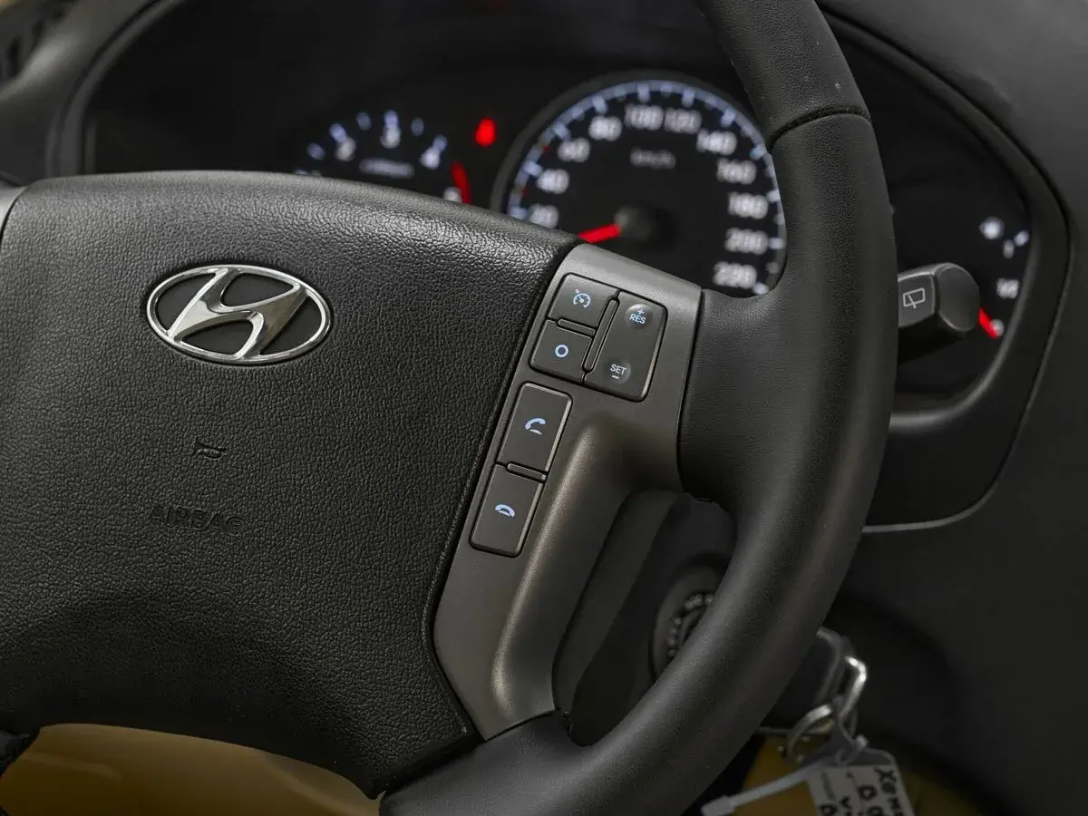 Hyundai H-1