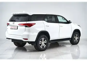 Toyota Fortuner Вид 5