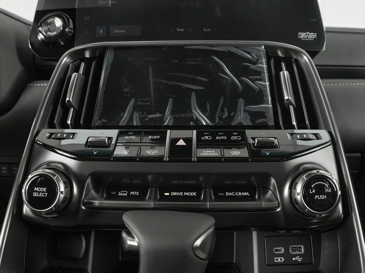 Lexus LX