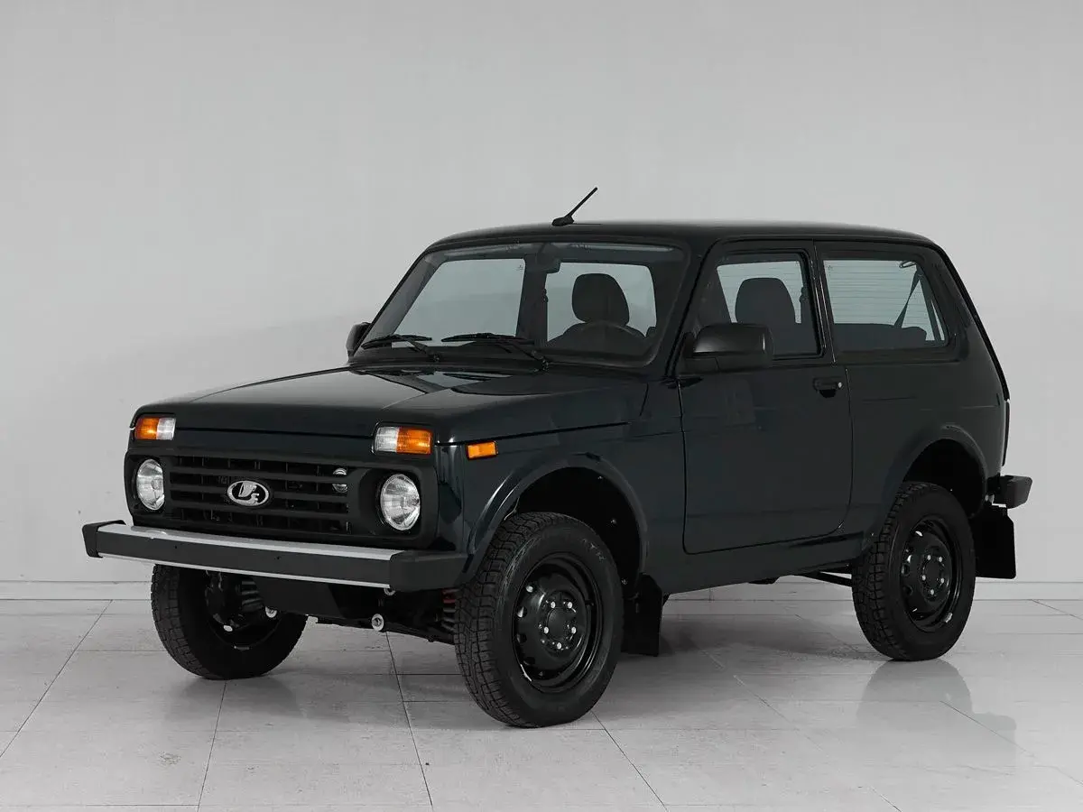 Lada Niva Travel