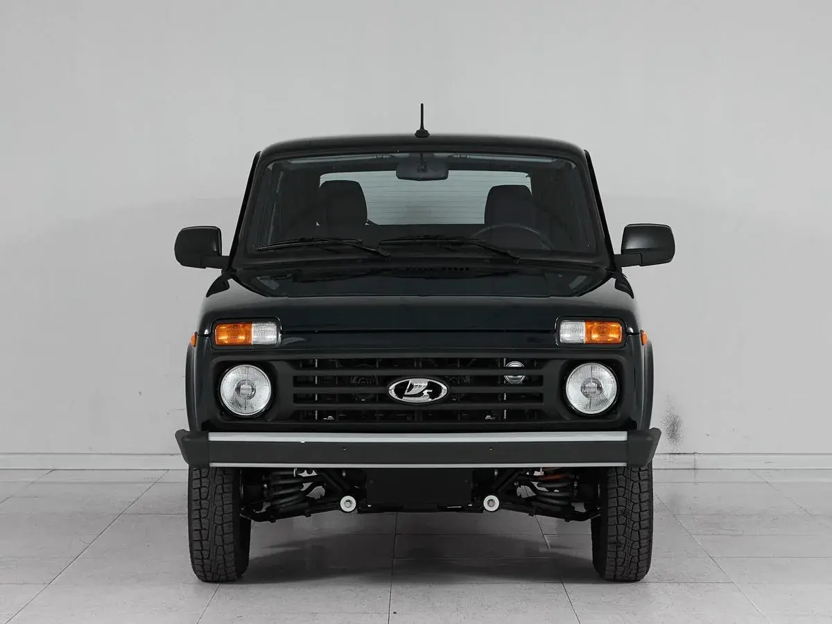 Lada Niva Travel