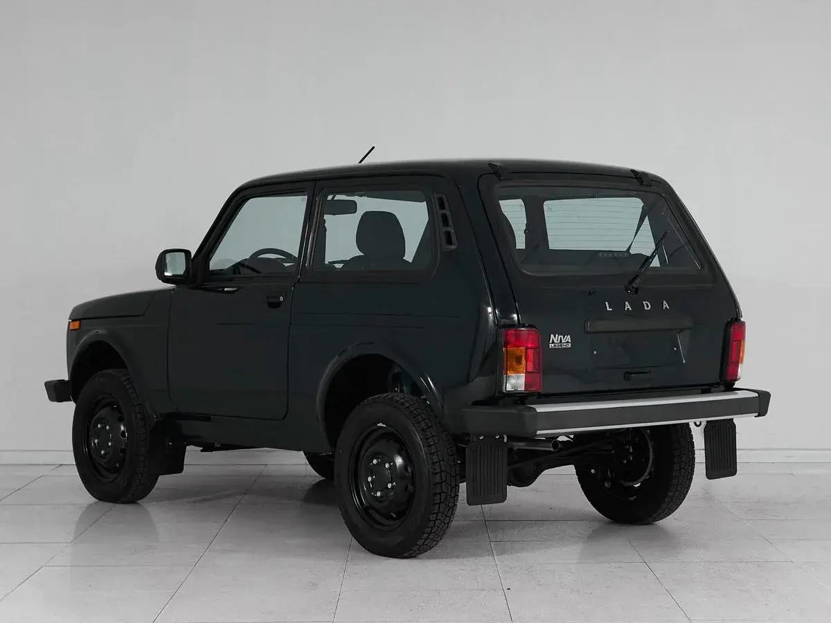 Lada Niva Travel