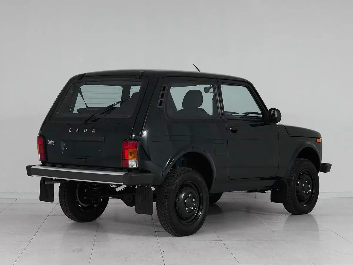 Lada Niva Travel