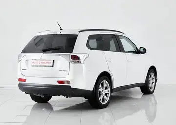 Mitsubishi Outlander Вид 4