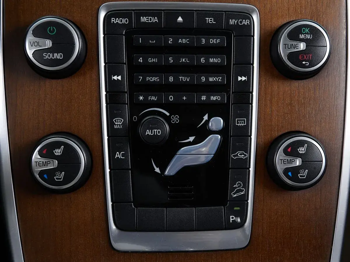 Volvo XC70