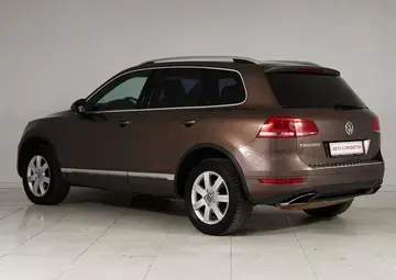 Volkswagen Touareg Вид 4