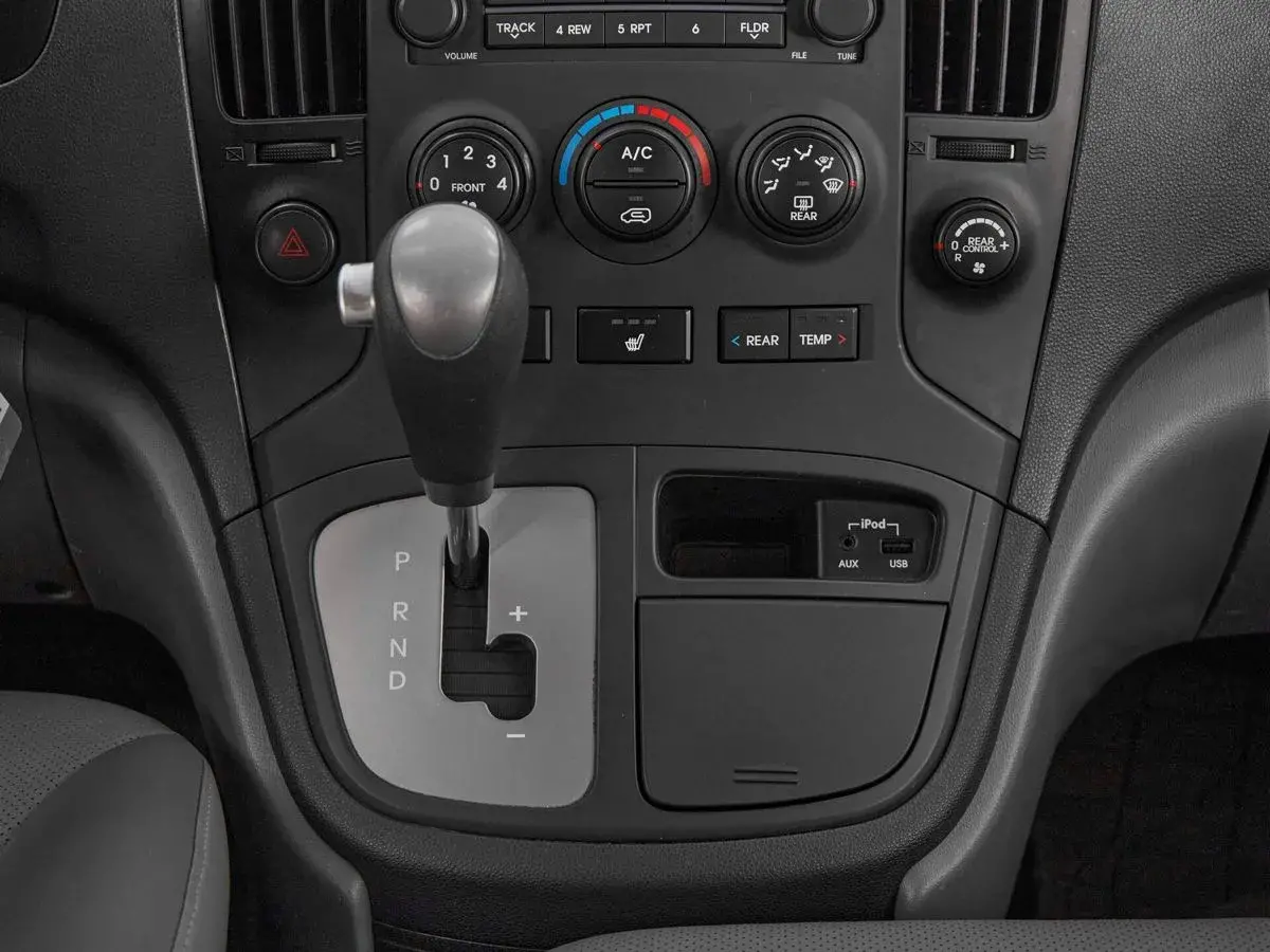 Hyundai Grand Starex