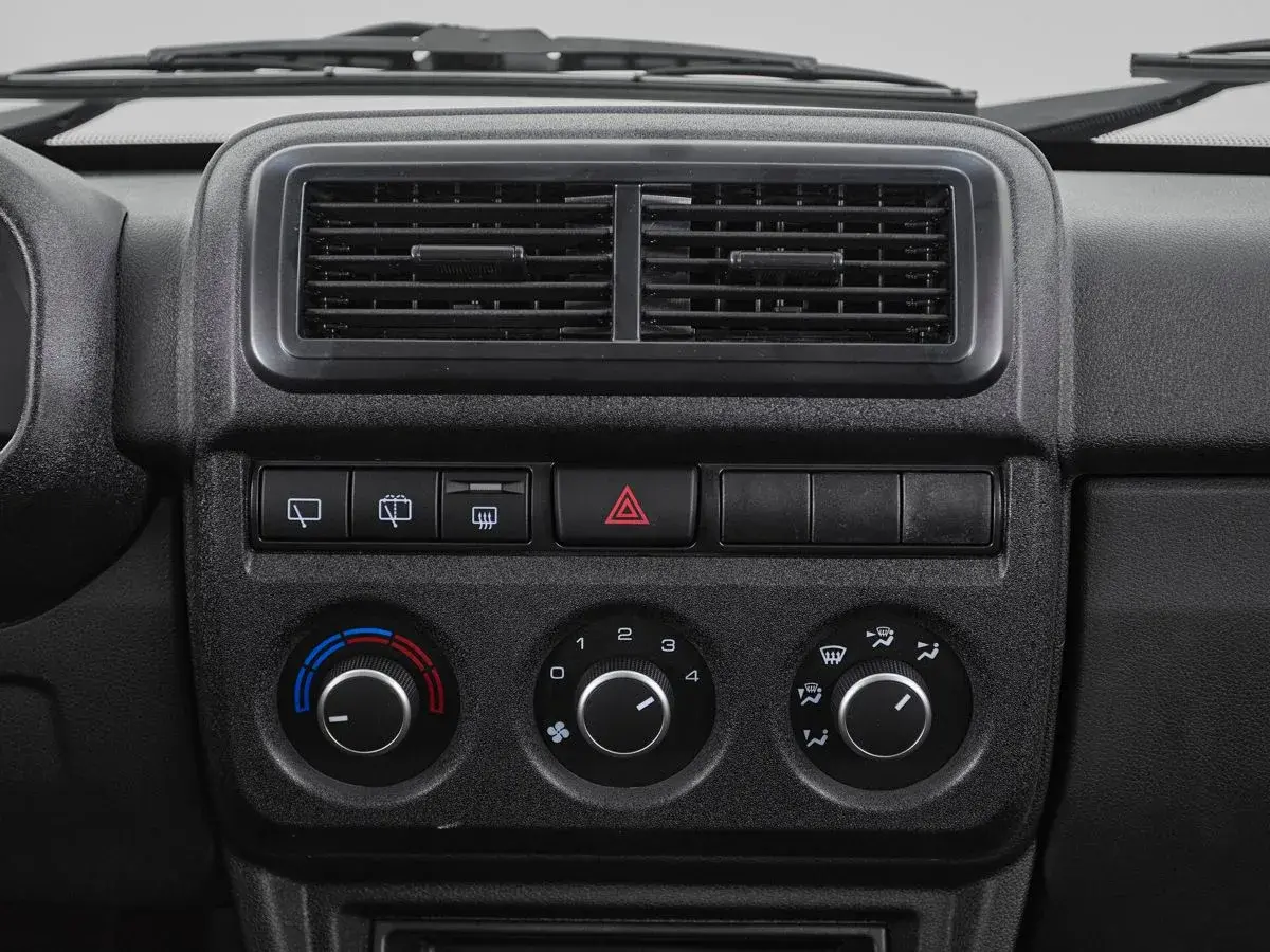 Lada Niva Travel